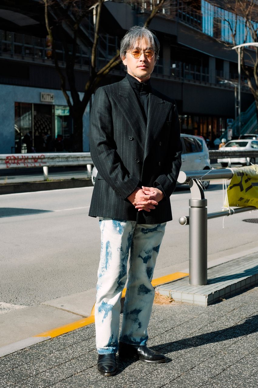 王道コンビ「デニム×革靴」が今、トレンドだって知ってた？ 街角スナップで実例を紹介 - 2枚目の画像