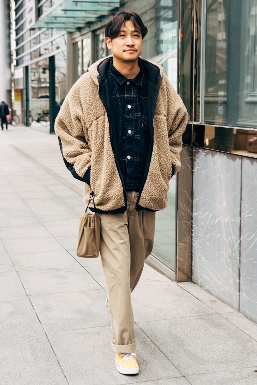 「Gジャンはインナーです」。コーデに奥行きを生む上級テクを街角のリアルスナップでチェック - 2枚目の画像