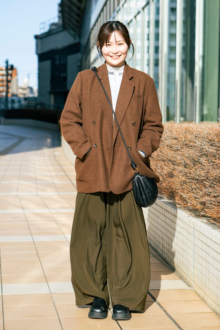 テーラードジャケットの最新コーディネイト、男女でどんな違いがある？ スナップで比較してみた - 8枚目の画像