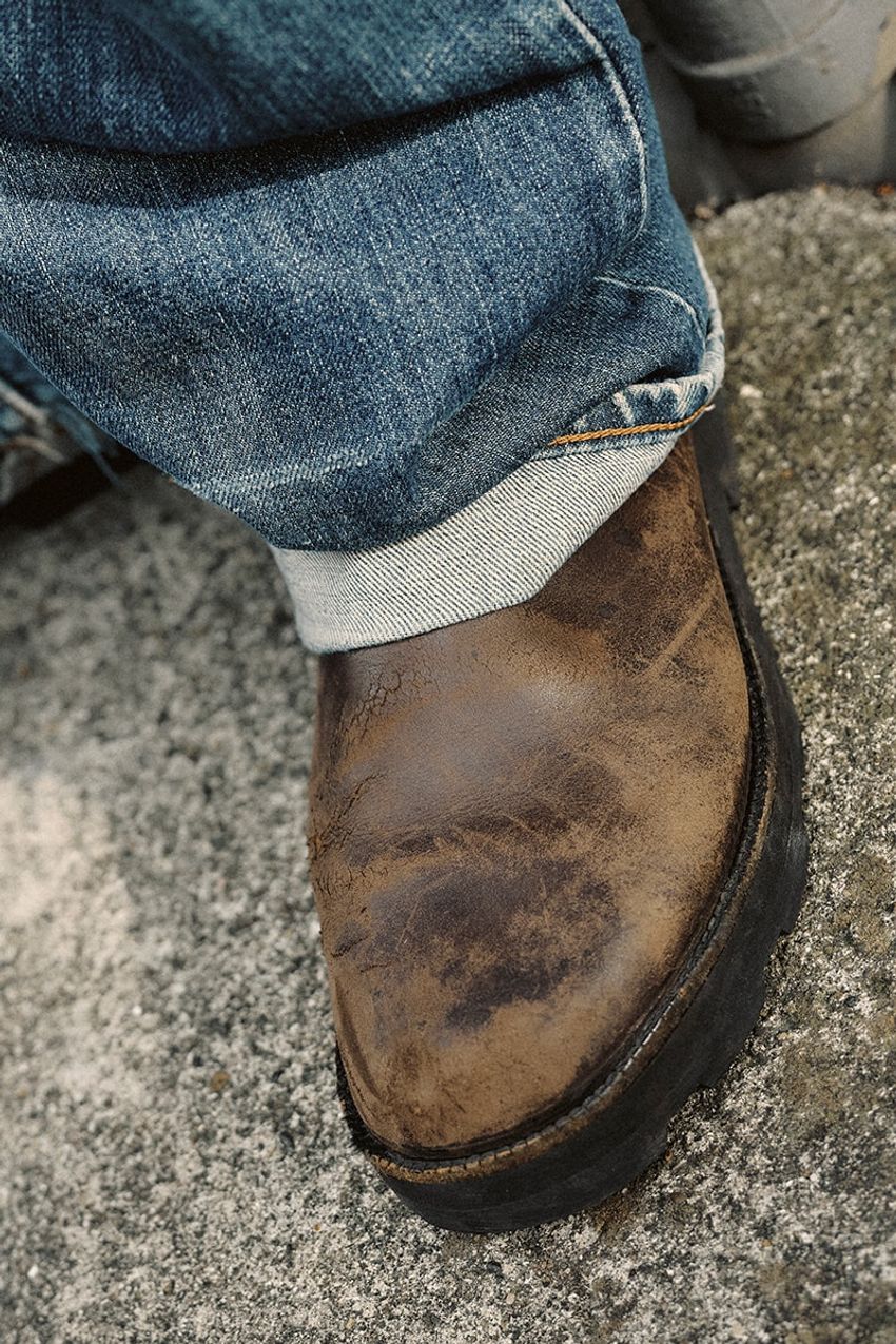 雨が多くなる時季に最適！「ブランドストーン」の履きこなしを街角で調査してみた - 9枚目の画像