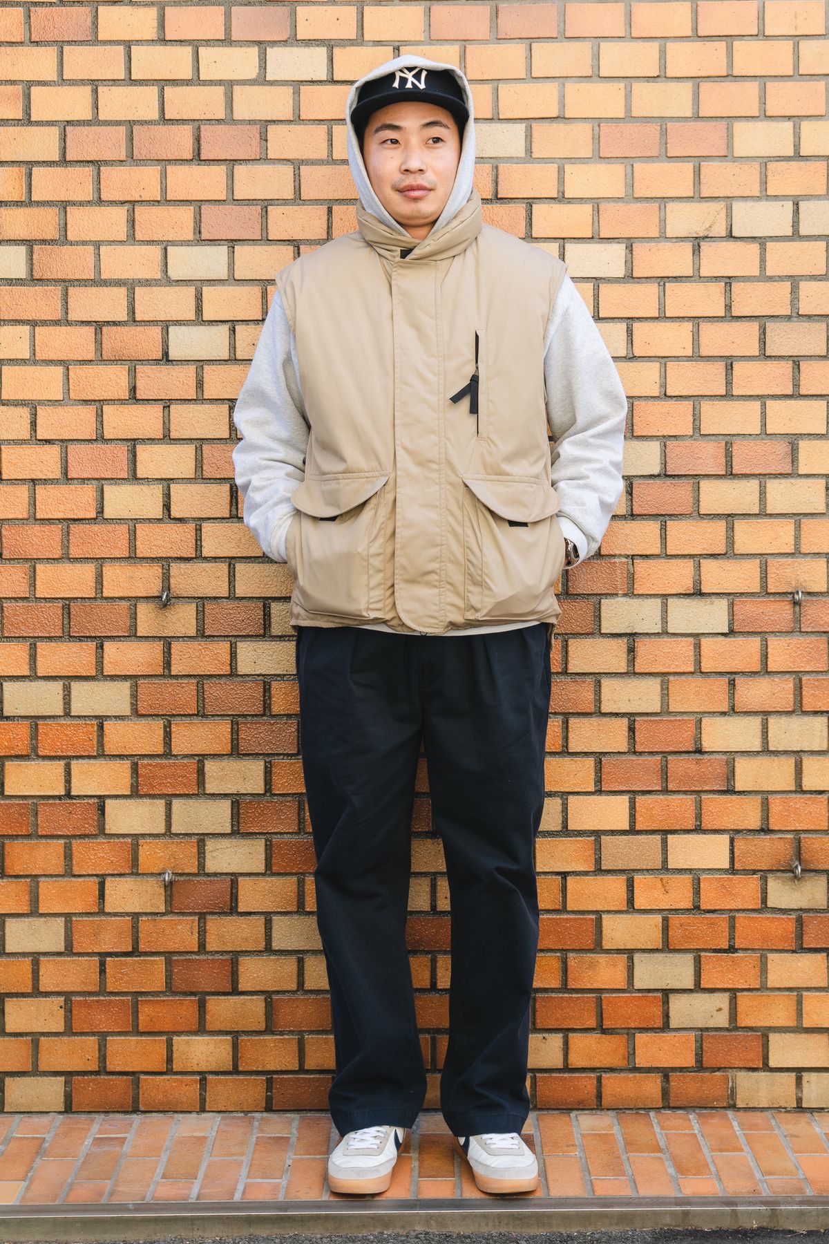 ベスト エディーバウアー  パーカ ロサンゼルスアパレル  パンツ ラルフローレン  シューズ ナイキ  帽子 ニューエラ  腕時計 カシオ