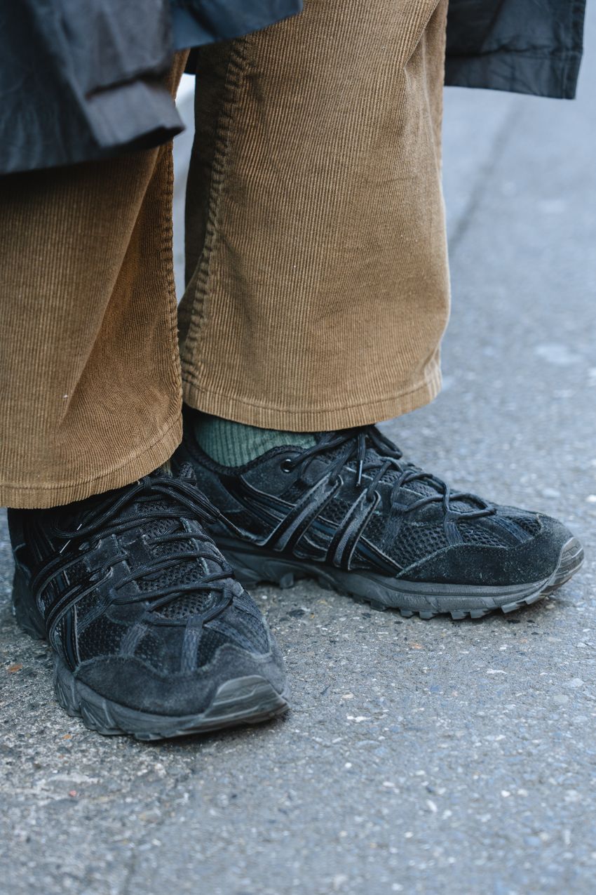 「スニーカーはアシックス派」な5名をパパラッチ！愛用モデルと履きこなし方を拝見 - 9枚目の画像