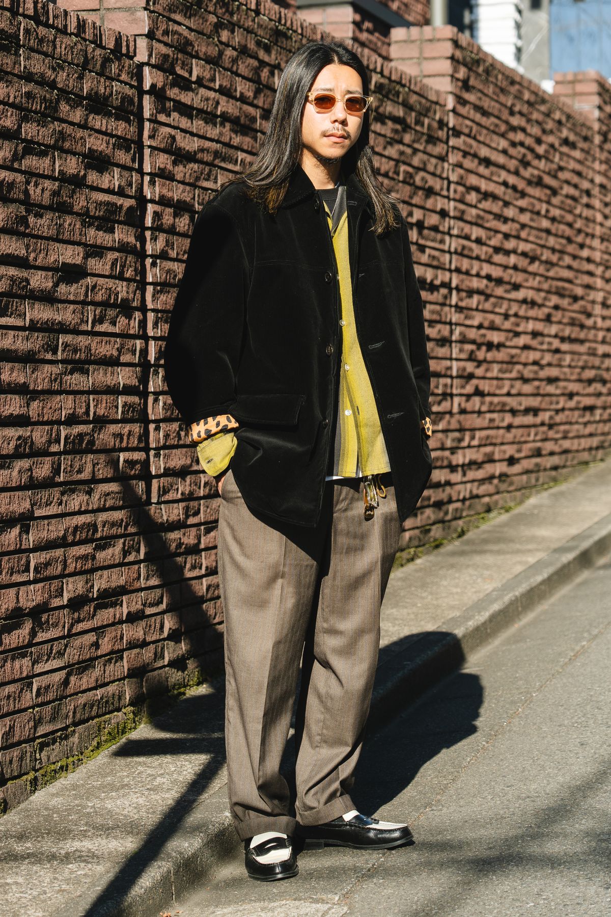 コート、シャツ＝ワコマリア