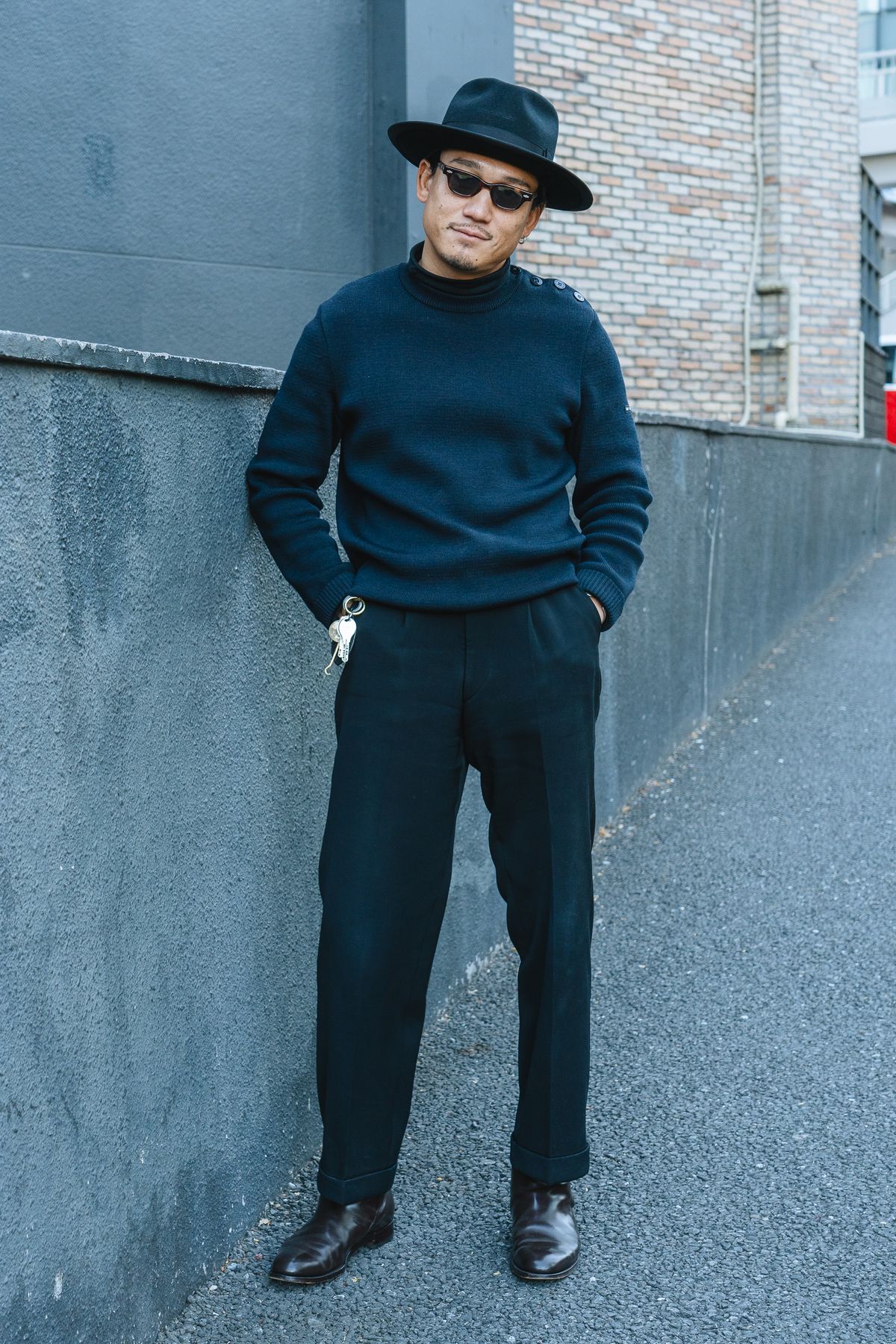 ニット セントジェームス  パンツ 古着  シューズ 古着  帽子 ザエイチダブリュードッグアンドコー  眼鏡 古着  バングル チョーク