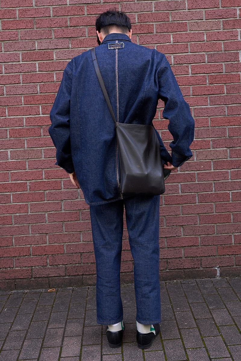 シンヤコヅカのシャツコーディネート | 260126-1711-04 明石大地 2枚目の写真