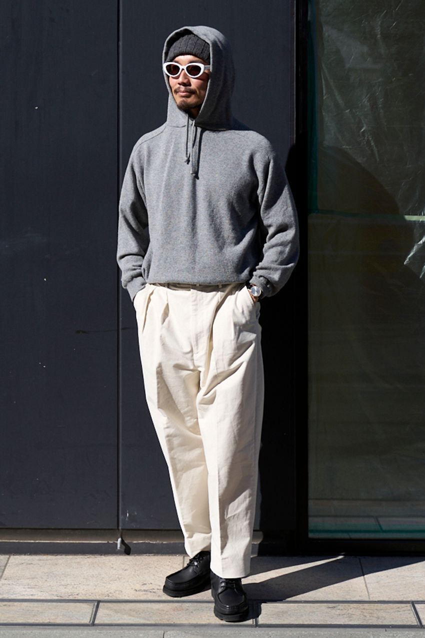 パーカのフードは被っても見栄えよし！合わせに選んだアウターはミリタリー、スタジャンetc. - 14枚目の画像