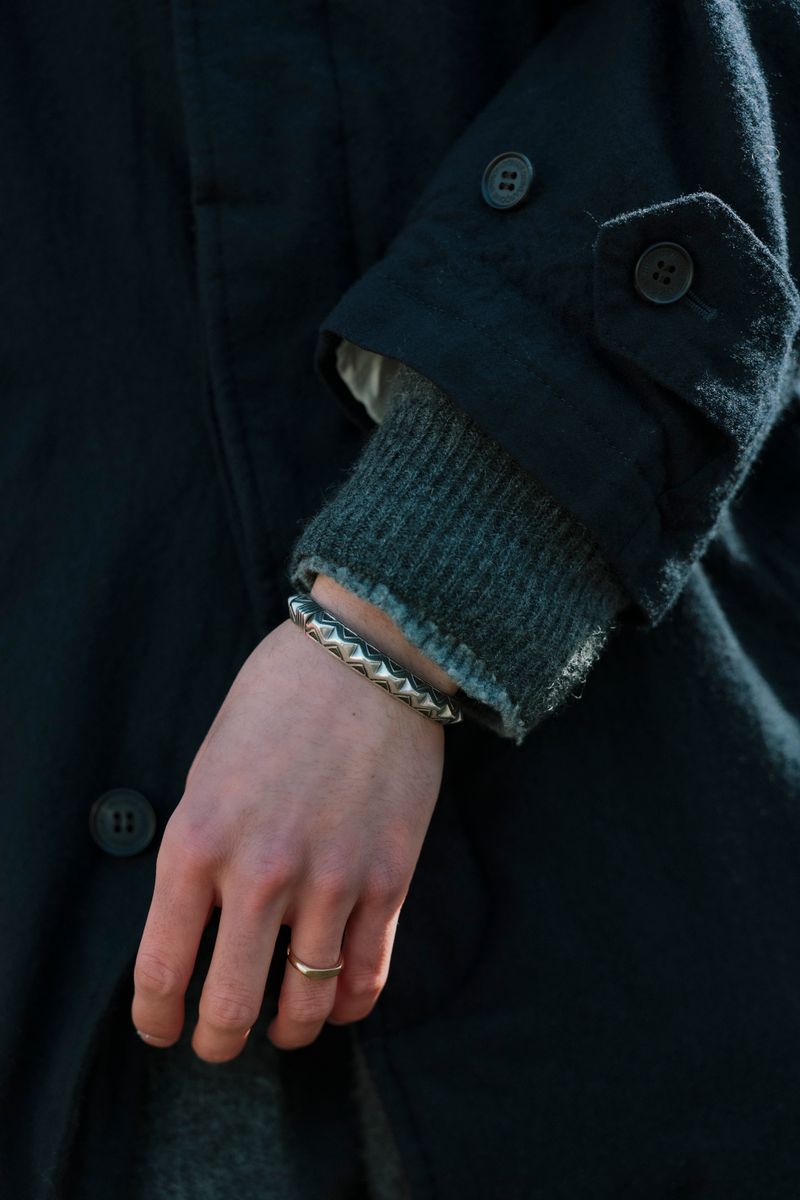 コムデギャルソンオムのコートコーディネート | 260130-0120-53 青木駿也 7枚目の写真