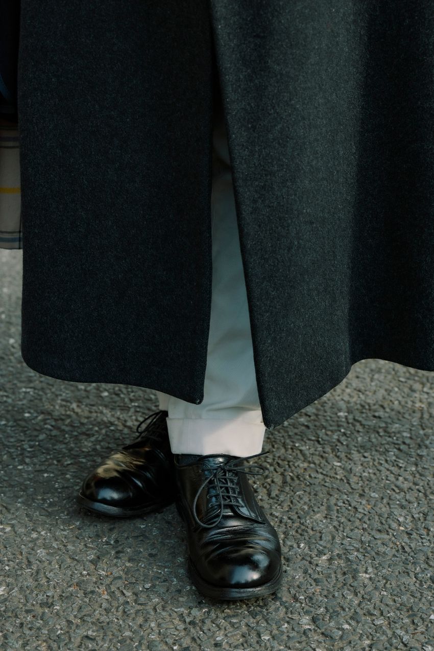 コート派必見の最旬スナップ集！オーセンティックなトレンチからミリタリーまで網羅 - 4枚目の画像