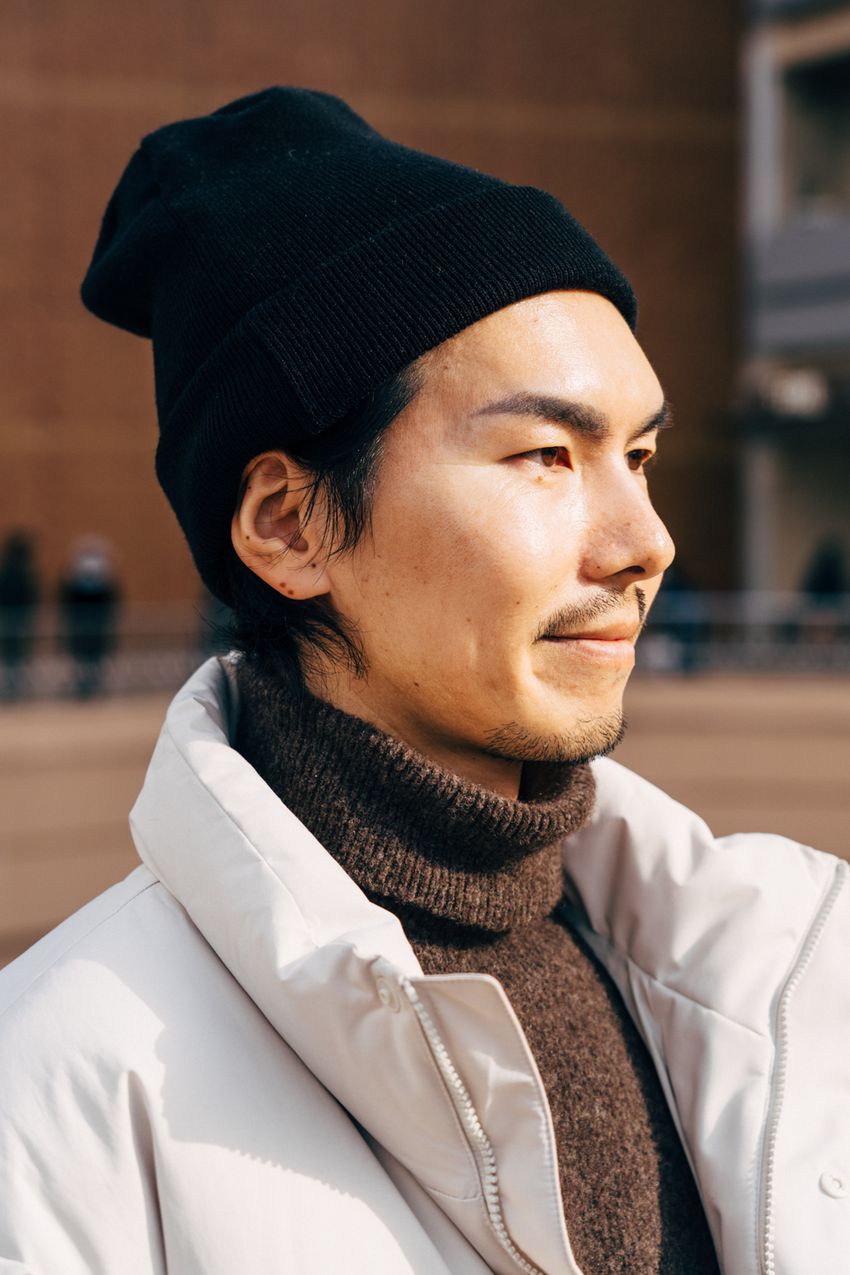 30〜40代のニット帽は“ブラック率”高し。ダウン、デニムジャケットetc.洒落者の合わせをスナップで - 5枚目の画像