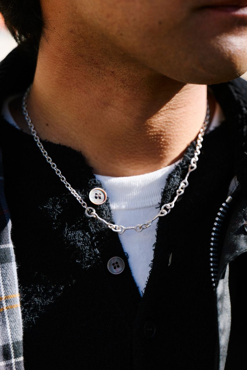 大人のアクセサリーは「ティファニーリング」が調子いい！洒落者5名の愛用品と着こなし - 9枚目の画像