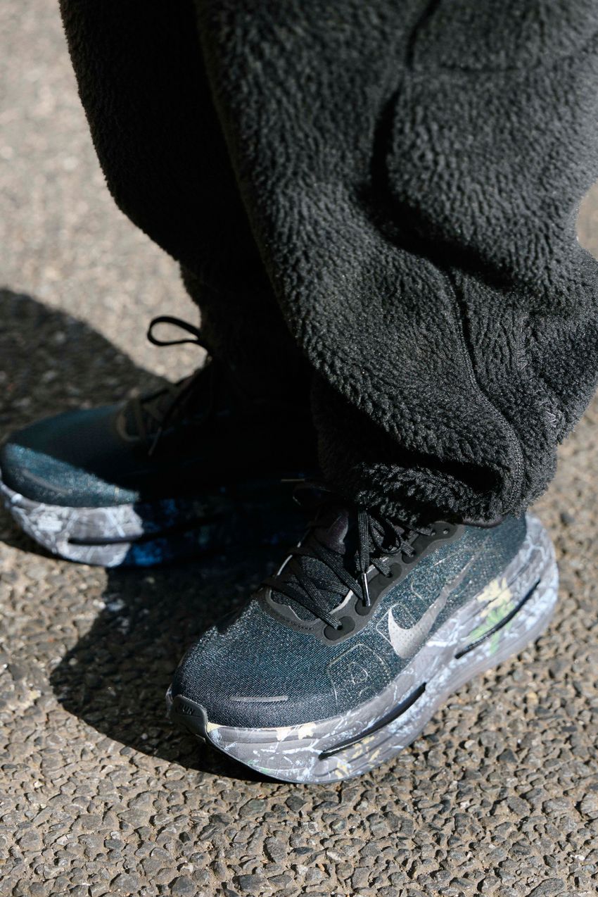 革ジャンを取り入れた5人をスナップ！共通項は“ワイルドで今っぽいモノトーン”。その絶妙な塩梅を解説 - 3枚目の画像