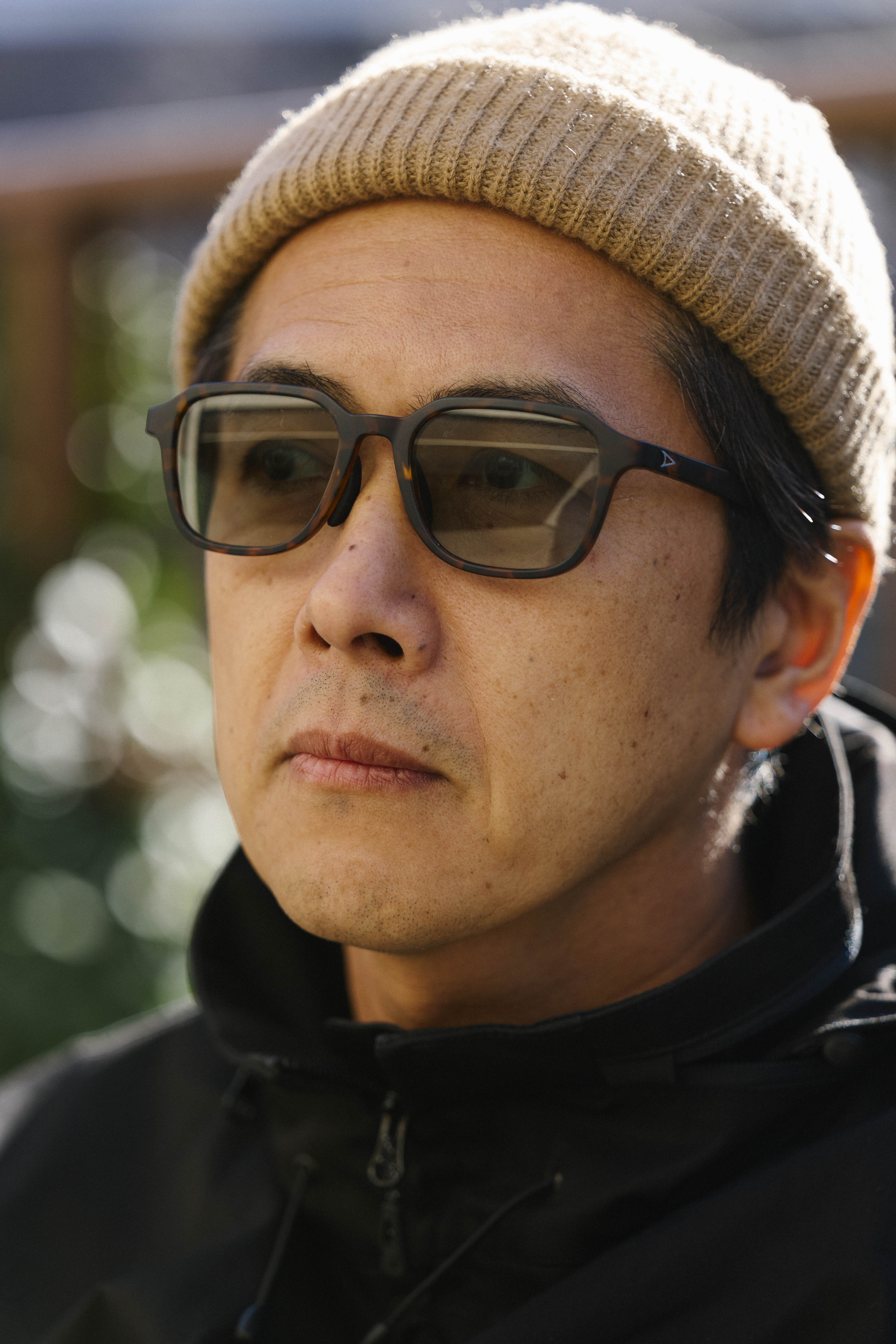 50代、60代】洒落た先輩たちが実践した“オールブラックコーデ