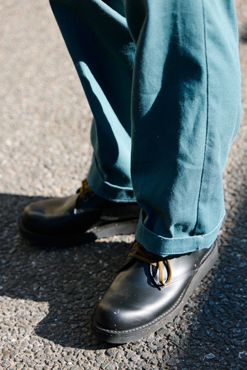 最新版「ディッキーズ」愛用者のスナップ5選！上に合わせたのは短丈ブルゾン、パーカetc. - 3枚目の画像