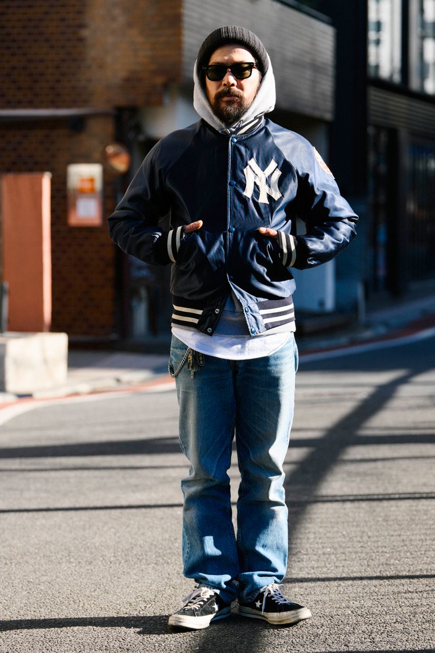 パーカのフードは被っても見栄えよし！合わせに選んだアウターはミリタリー、スタジャンetc. - 4枚目の画像