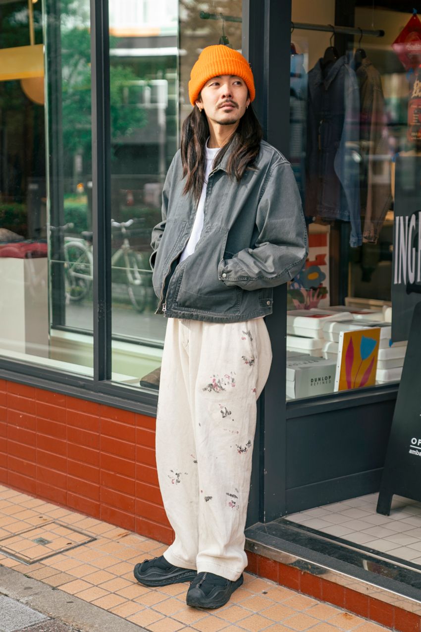 人気の黒スニーカーを調査！街角のお洒落上級者が愛用するのはニューバランス、ホカetc. - 10枚目の画像