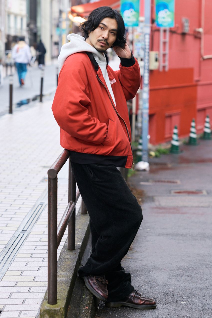 革ジャン、MA-1、スタジャン…「短丈ジャケット」トレンドは止まらない！街角の好例5選 - 4枚目の画像