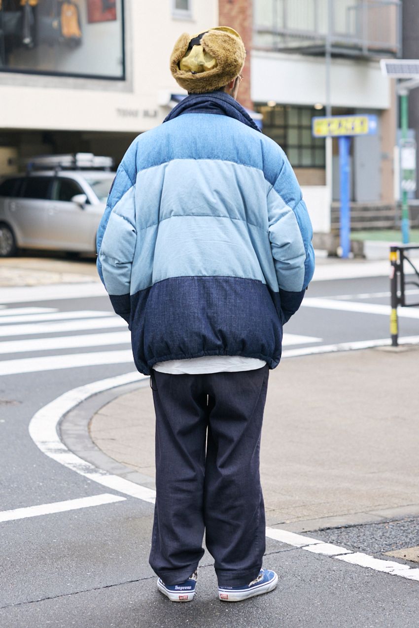 「モノクロ」に飽きてきた人たちに。“色物アウター”をバランス良くコーデに馴染ませた大人SNAP5選 - 11枚目の画像