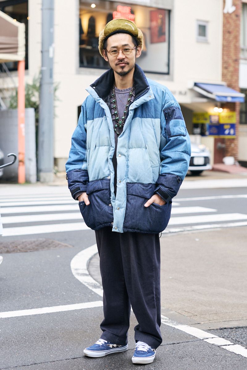 ダウンジャケット、スウェット＝ともにインプレストア