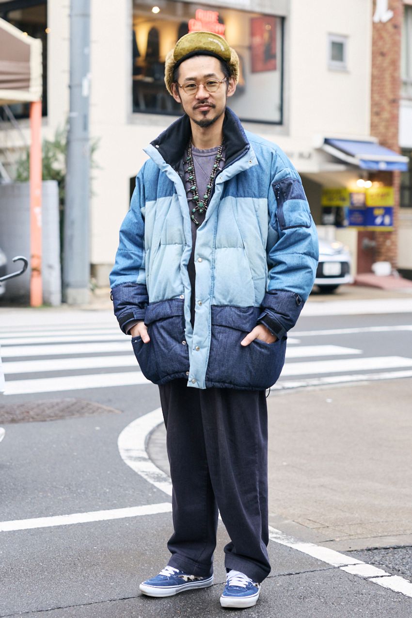 「モノクロ」に飽きてきた人たちに。“色物アウター”をバランス良くコーデに馴染ませた大人SNAP5選 - 10枚目の画像