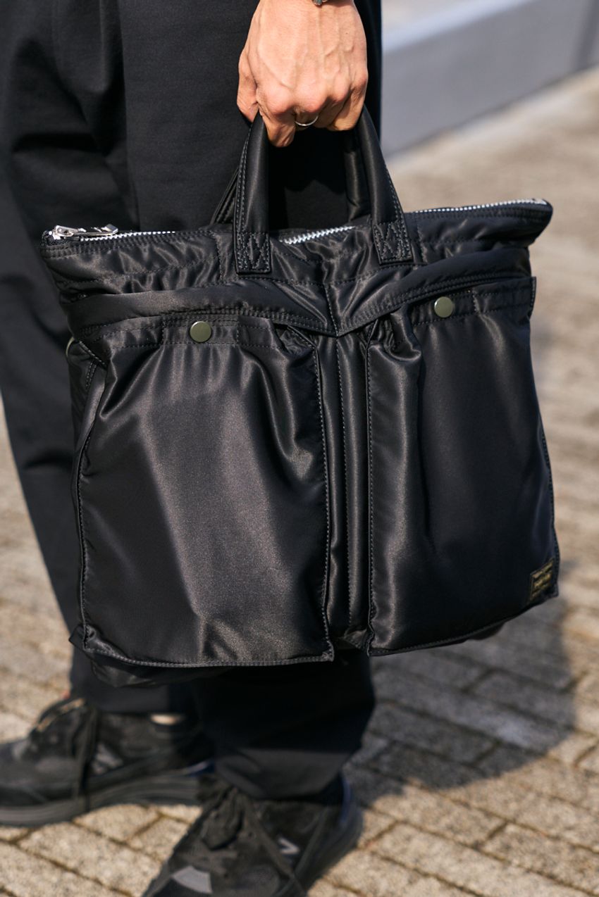 【黒ジャンパー厳選集】春に使える軽アウターを街角スナップで調査！5名の洒落者たちの愛用品 - 11枚目の画像