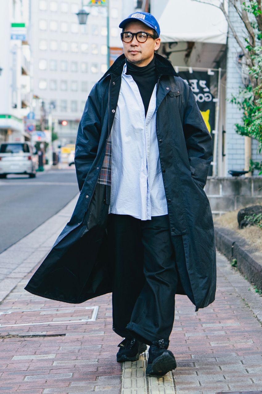 きれいめからミリタリーまで、“ロングコート”の着こなし方法は街の大人から学べ！ - 2枚目の画像