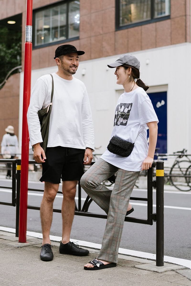 小物の素材感で、モノトーンにきちんと感を 青柳雅英