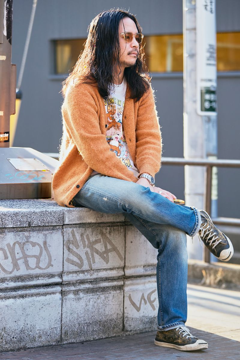 カーディガン ソフトマシーン  Tシャツ スクリーンスターズ  デニム リーバイス  シューズ コンバース  眼鏡 古着  腕時計 ロレックス  リング 不明