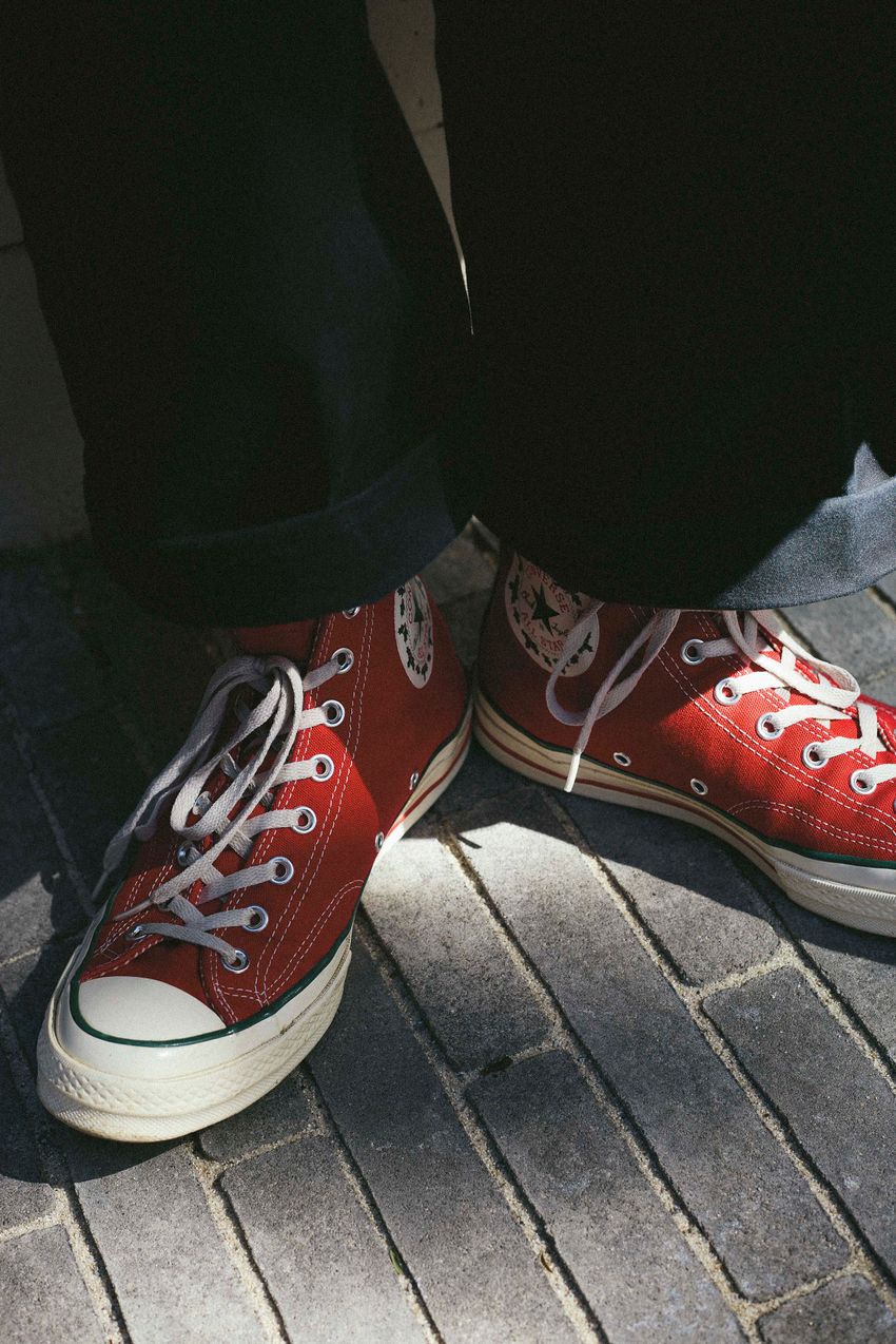 “太パン”の足元にはコンバースのスニーカーが◎！バランス良し、カッコ良しな5名をパパラッチ - 8枚目の画像