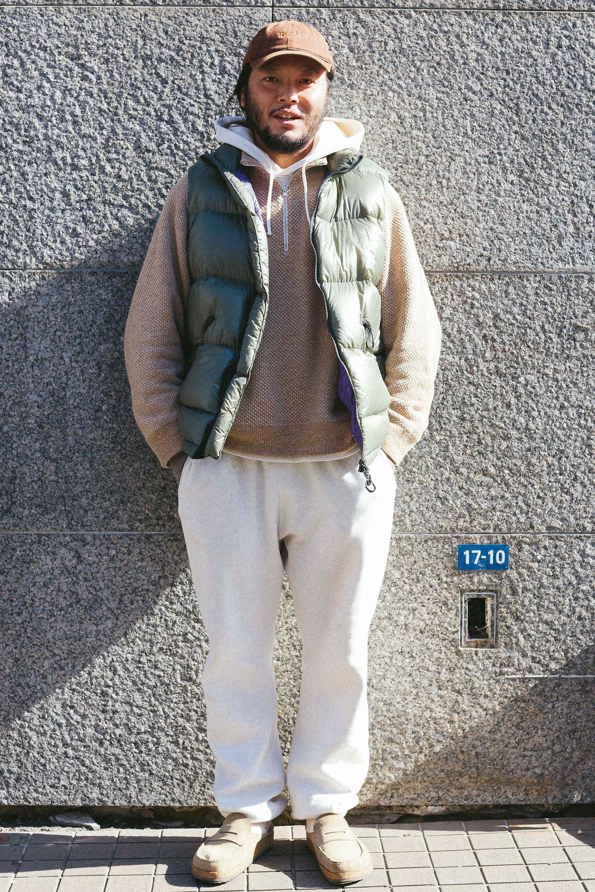 ダウンベスト ピルグリムサーフ+サプライ×ナンガ  カットソー ピルグリムサーフ+ディガウェル  パンツ ピルグリムサーフ+サプライ×キャルオーライン  シューズ ビルケンシュトック  帽子 パシフィック  靴下 ロトト