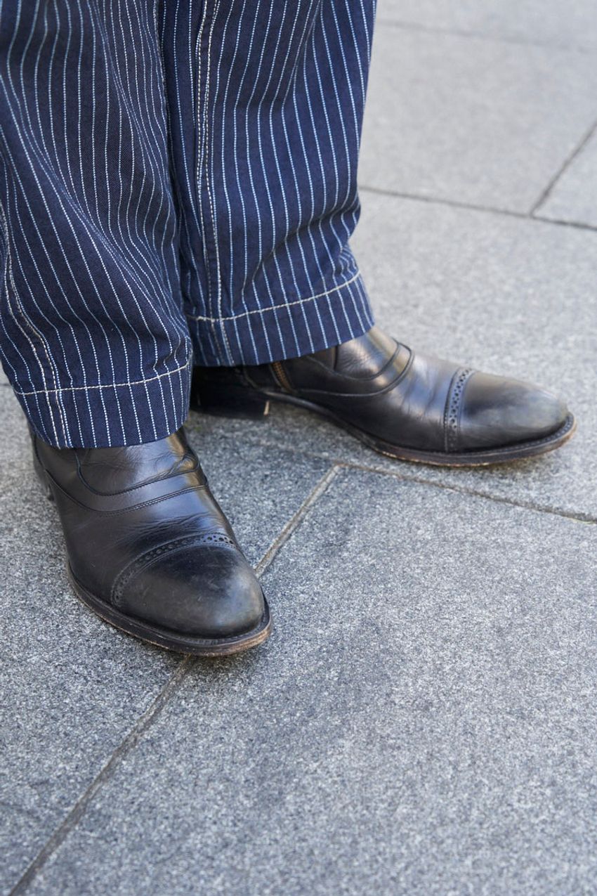 “レザー派”か“シャカシャカ派”が人気を二分？ ぽかぽか陽気の「アウターは何を着る？」を街角調査 - 7枚目の画像