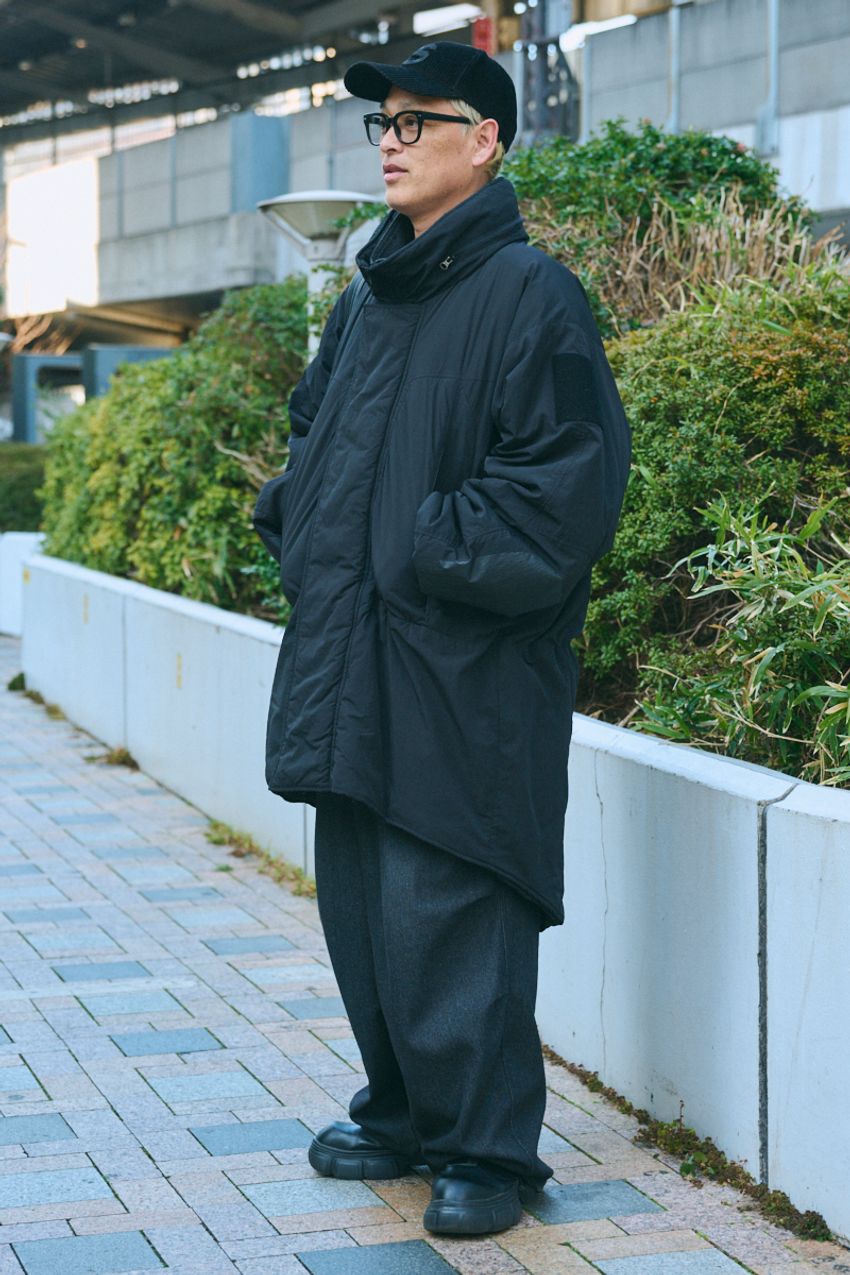 春のデニムは“適度に太め”が人気！革ジャン、短丈アウターetc.今っぽく見せた5名のコーデ紹介 - 8枚目の画像