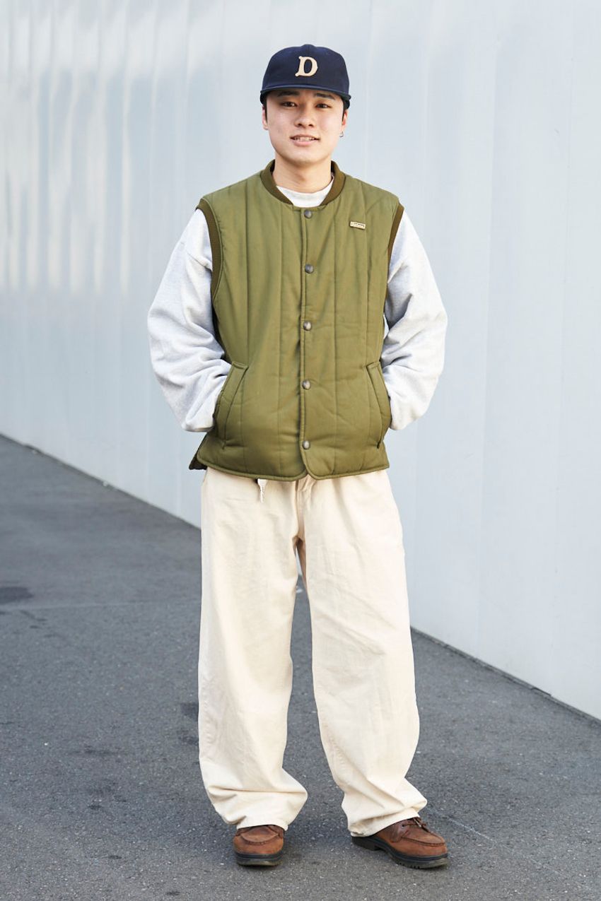 春の一軍服“スウェット”コーデ好例をスナップで！ユニクロ、ロスアパetc.洒落者たちの愛用品 - 2枚目の画像