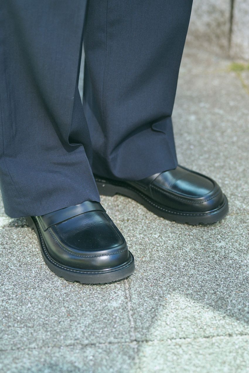 “レザーシューズ着用率”が増加中！街の洒落者たちが選んだブランドとコーデ術 - 10枚目の画像