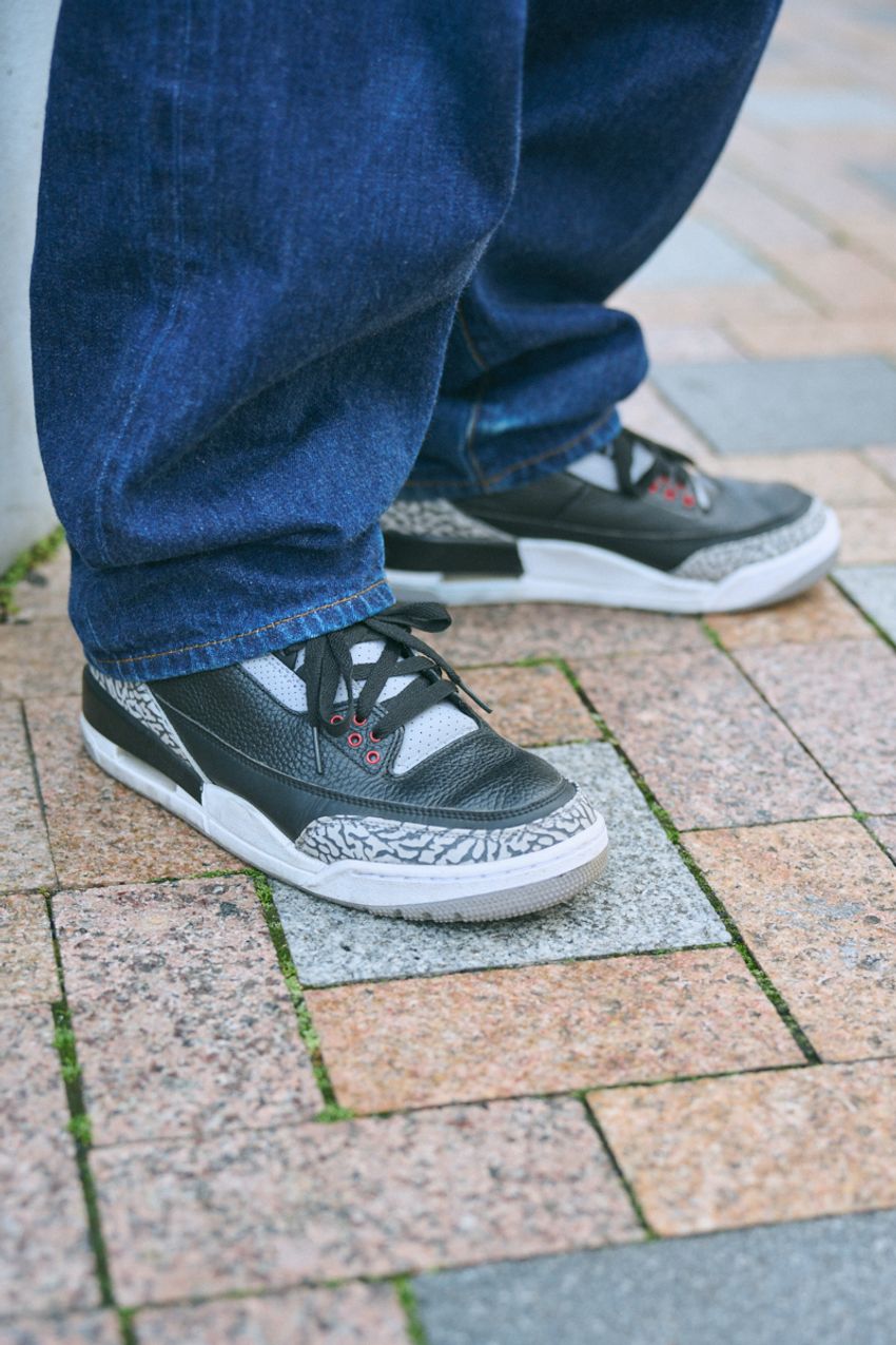 春のデニムは“適度に太め”が人気！革ジャン、短丈アウターetc.今っぽく見せた5名のコーデ紹介 - 2枚目の画像