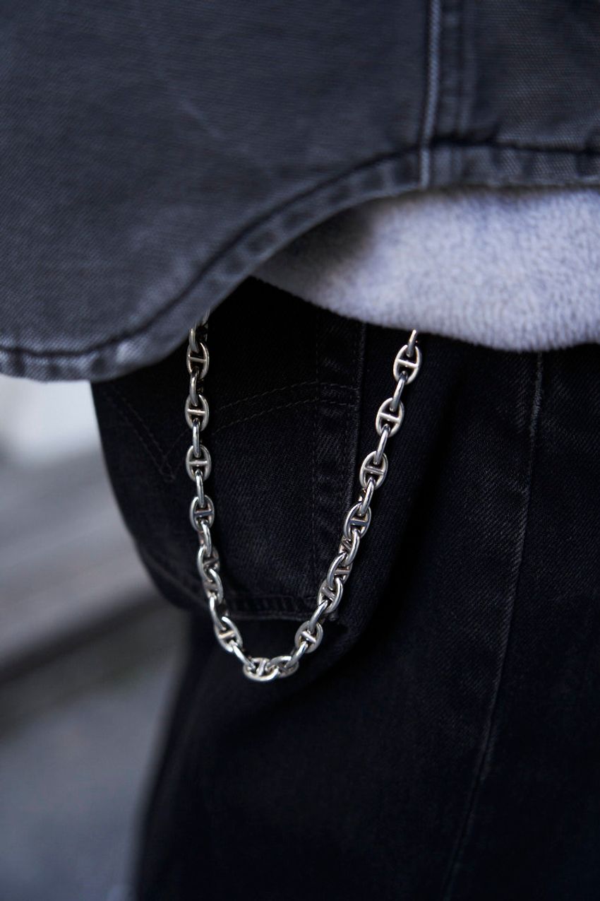 気温の寒暖差に使える「ベスト」、みんなどのブランドがお気に入り？街角で調査してみた！ - 2枚目の画像