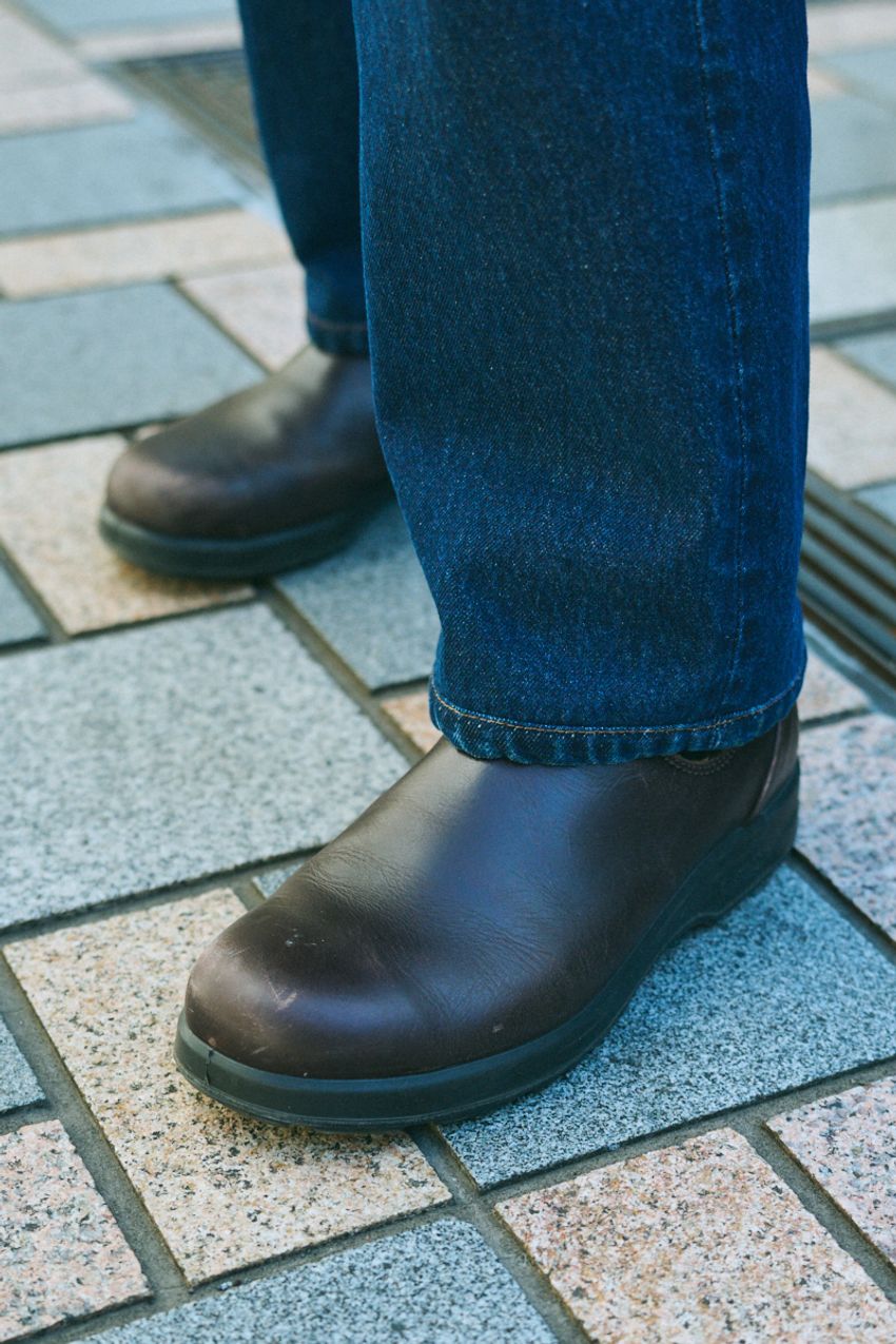 雨が多くなる時季に最適！「ブランドストーン」の履きこなしを街角で調査してみた - 2枚目の画像