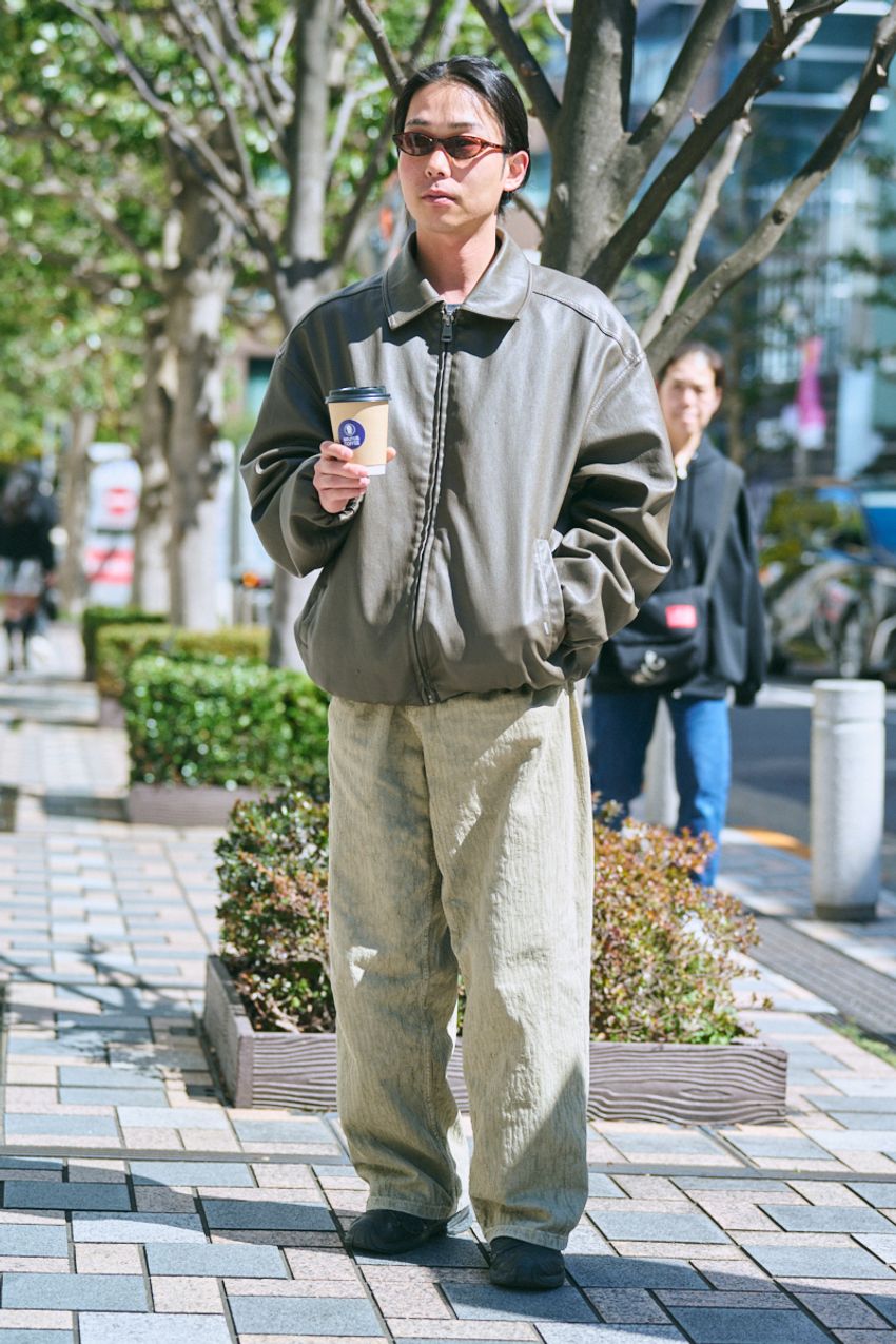 襟付き、無地、短丈。「シンプルブルゾン」ってこんなに使えるんだ！と示した洒落者たちをスナップ - 6枚目の画像