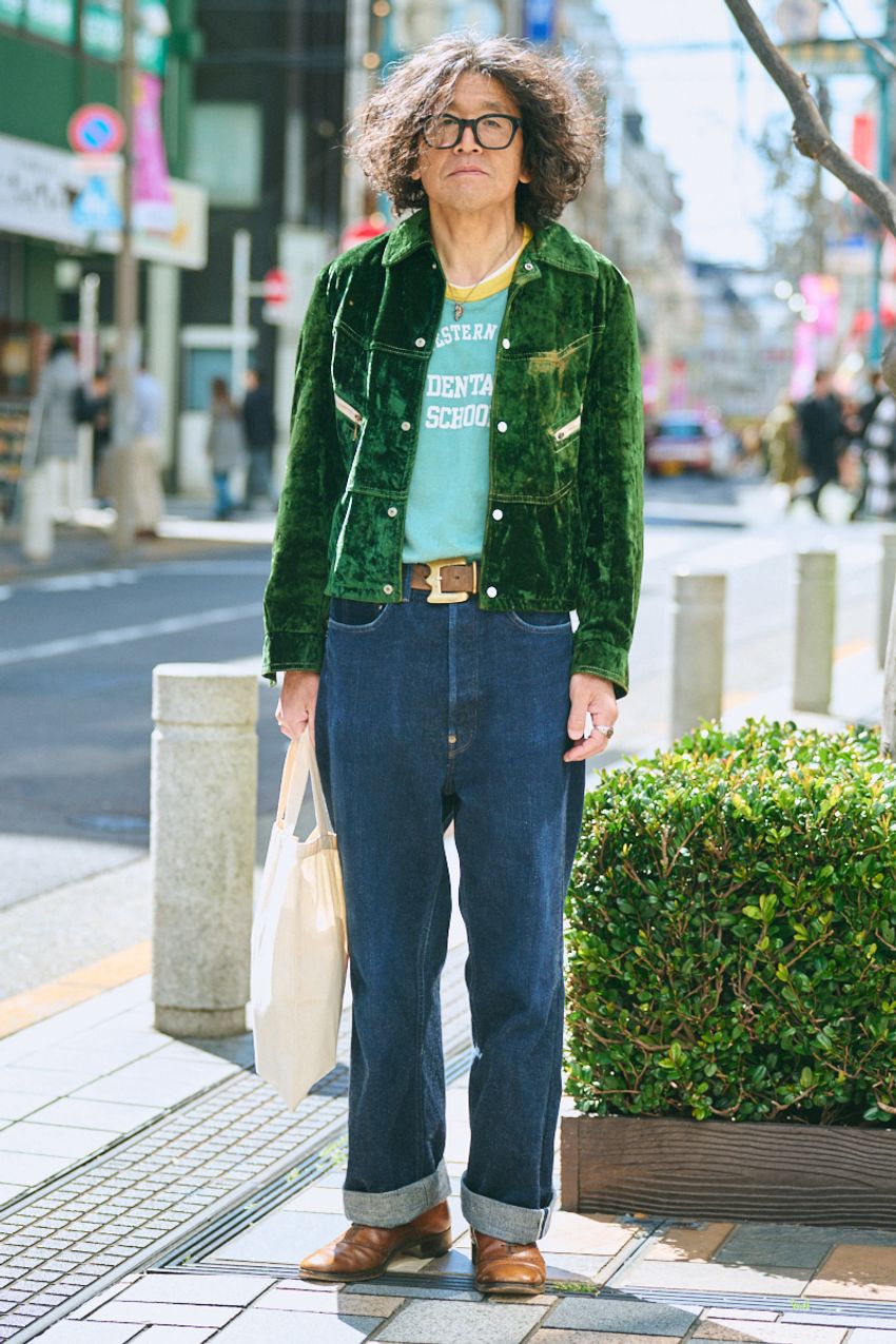 淡いカラーリングの服、どう取り入れるのが正解？ 模範解答を街角スナップで！ - 6枚目の画像
