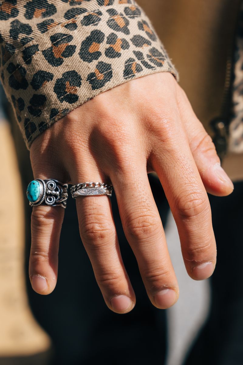 ユニバーサルオーバーオール×ジャーナルスタンダードレリュームのジャケットコーディネート | 260318-1024-40 小川 航 7枚目の写真