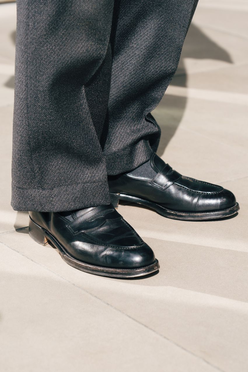 センス良き大人の“ローファー”派をスナップ！みんな何を履いてる？ どう履いてる？ - 3枚目の画像