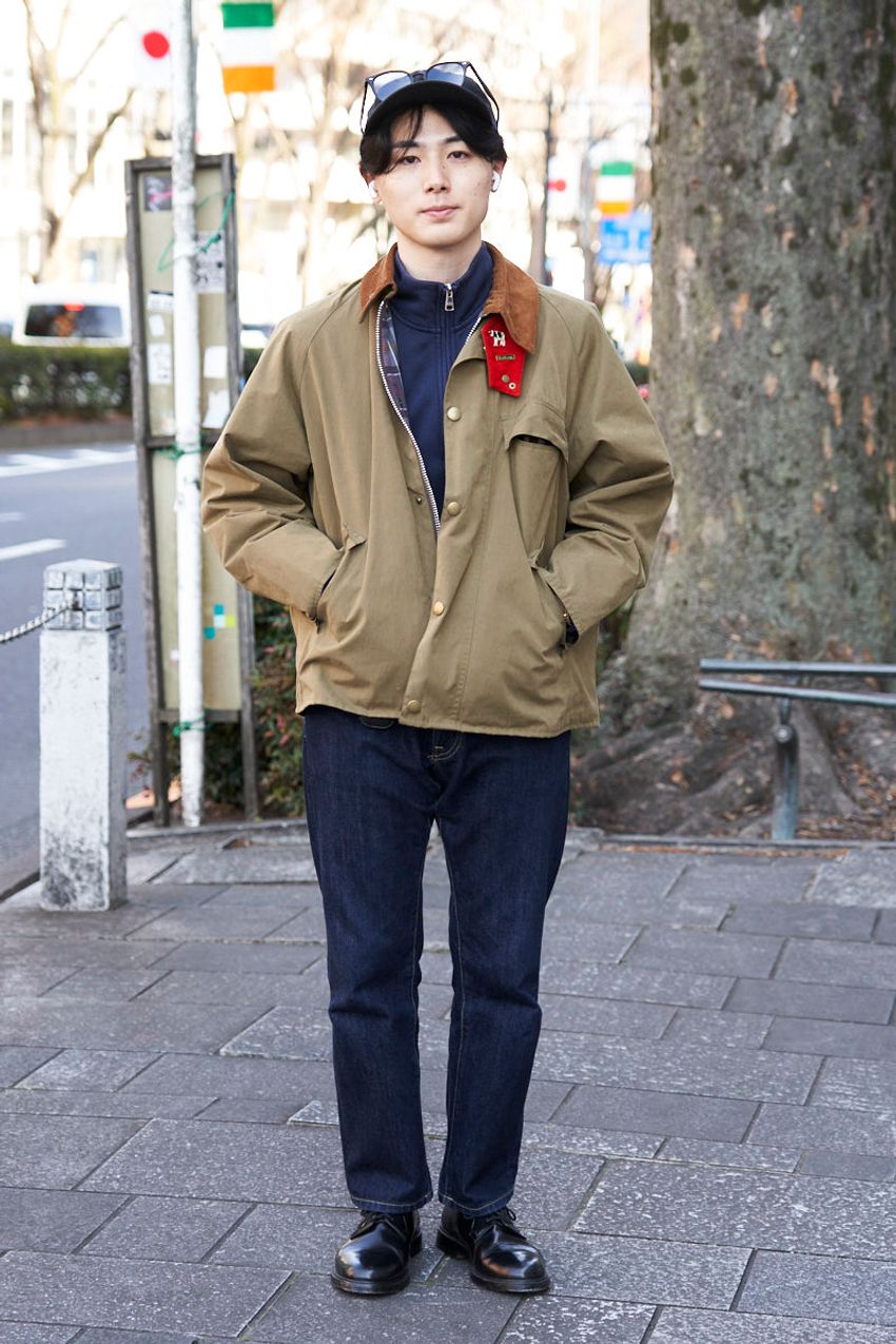 デニム、ジャケット、パンツetc.ユニクロの“1点使い”で洒落た街の大人たちをスナップ！ - 8枚目の画像