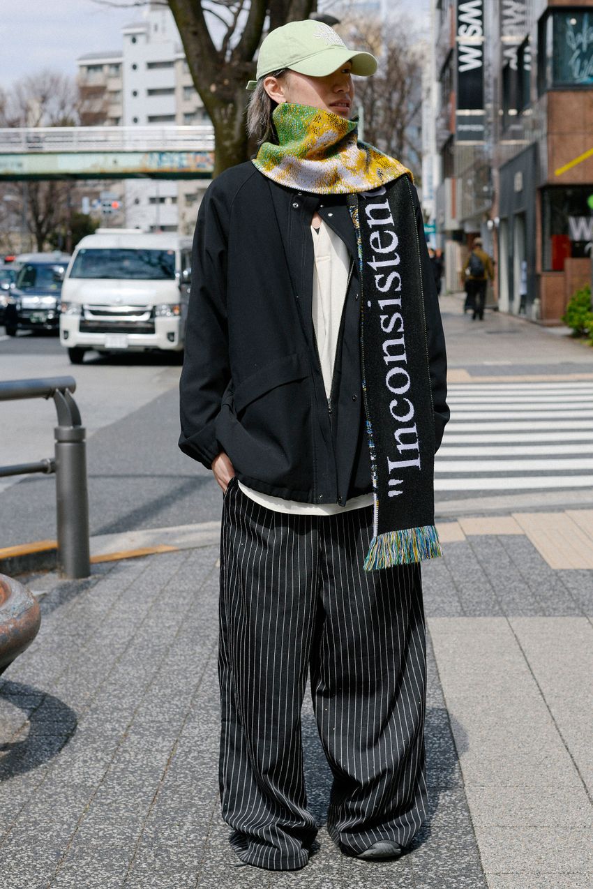 ニューバランス、ナイキetc.“オールブラック”のスニーカー、みんな何履いてる？街角で調査してみた - 9枚目の画像