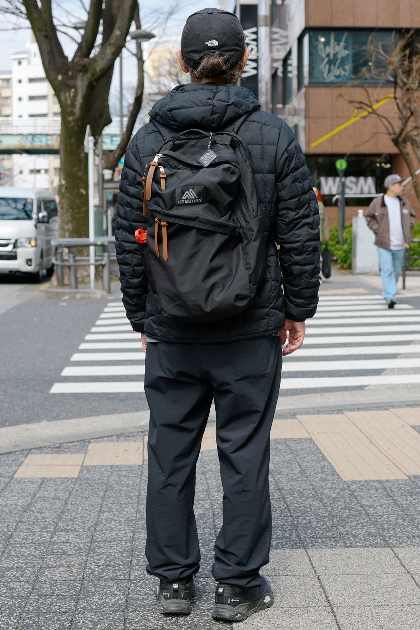 「黒バックパック」みんな何使ってる？ ノース、コロンビア、グレゴリーetc.洒落者たちの回答 - 8枚目の画像