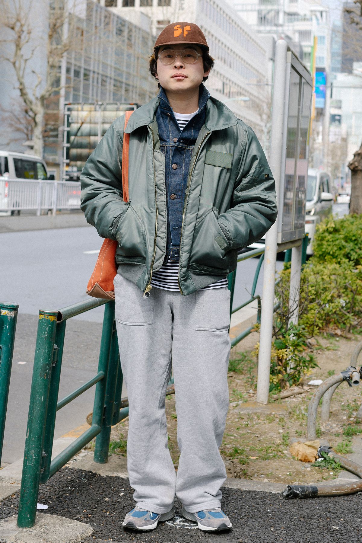 ジャケット 古着  Gジャン ノア  カットソー 不明  パンツ ノア  シューズ ニューバランス  帽子 ジェフリーシンチチ  眼鏡 不明  バッグ エルエルビーン