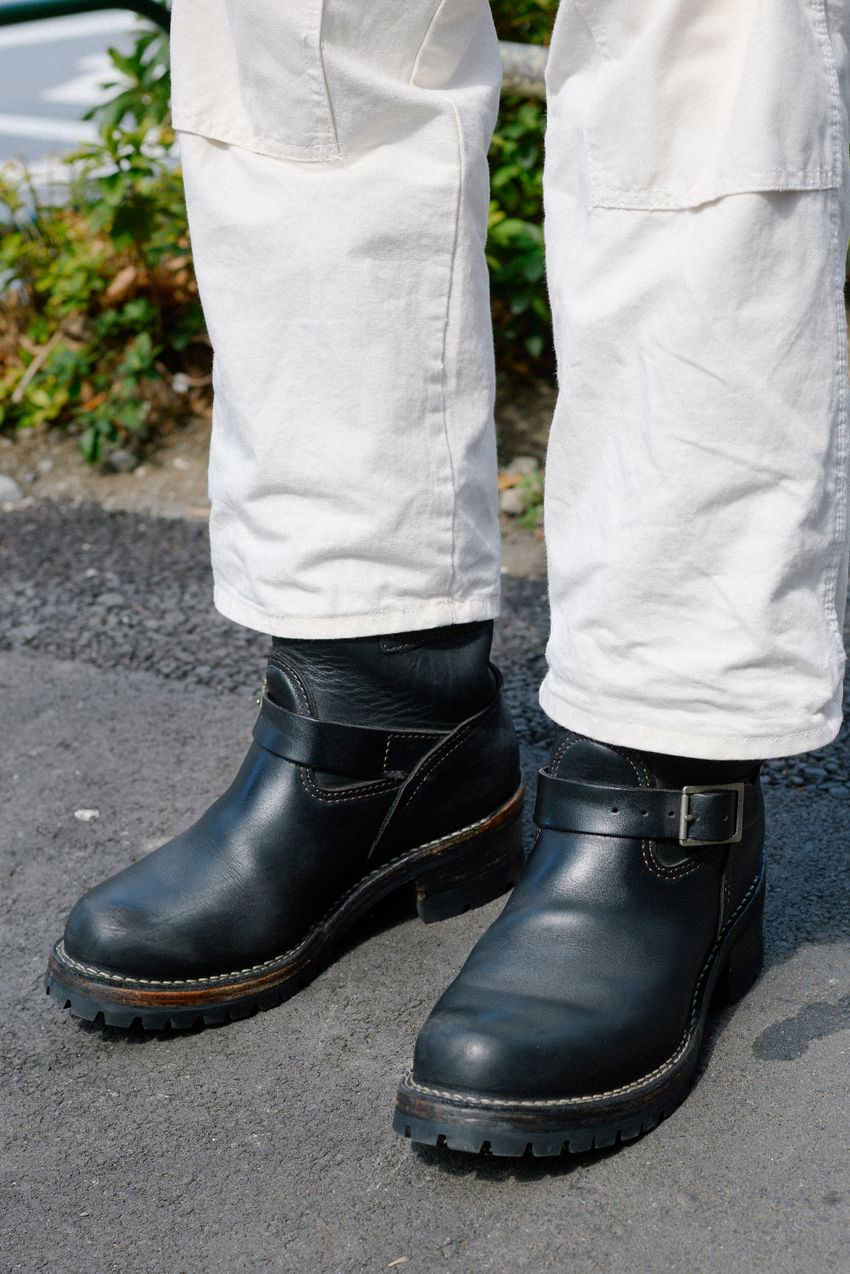 街で目を引く“白パン”集。大人に似合うパンツの合わせ方を5人のコーデ好例で解説 - 11枚目の画像