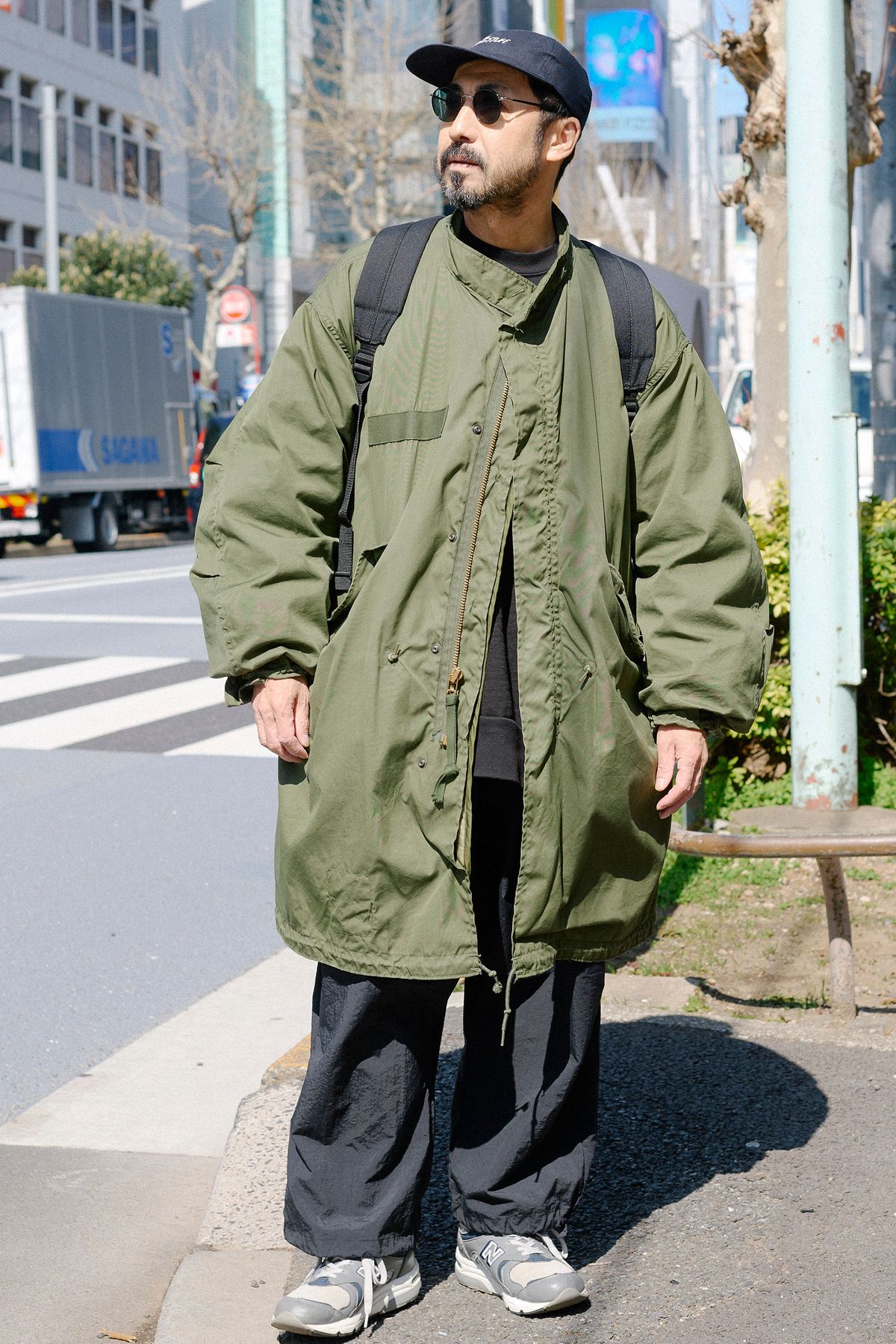 コート アメリカ軍  カットソー ビームス  パンツ 古着  シューズ ニューバランス  眼鏡 モスコット  バッグ コムデギャルソンオムプラス