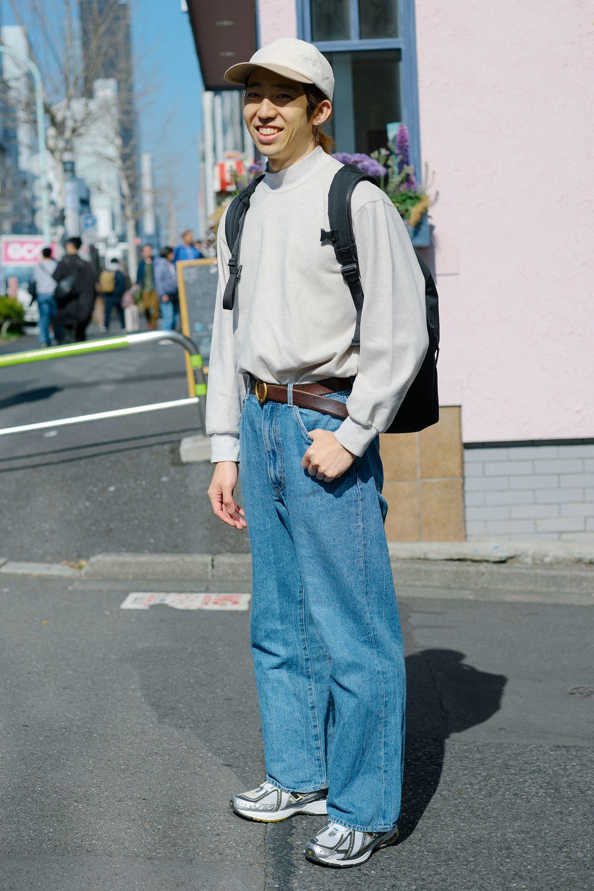 スウェット ユニクロ  デニム ビームス  シューズ ニューバランス  帽子 ユナイテッドアローズ  バッグ ユニクロ  腕時計 アップル