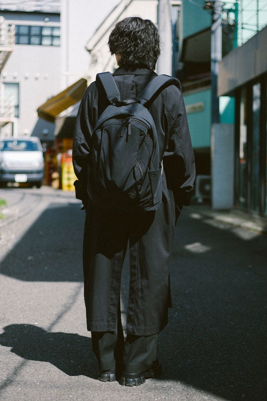 「黒バックパック」みんな何使ってる？ ノース、コロンビア、グレゴリーetc.洒落者たちの回答 - 5枚目の画像