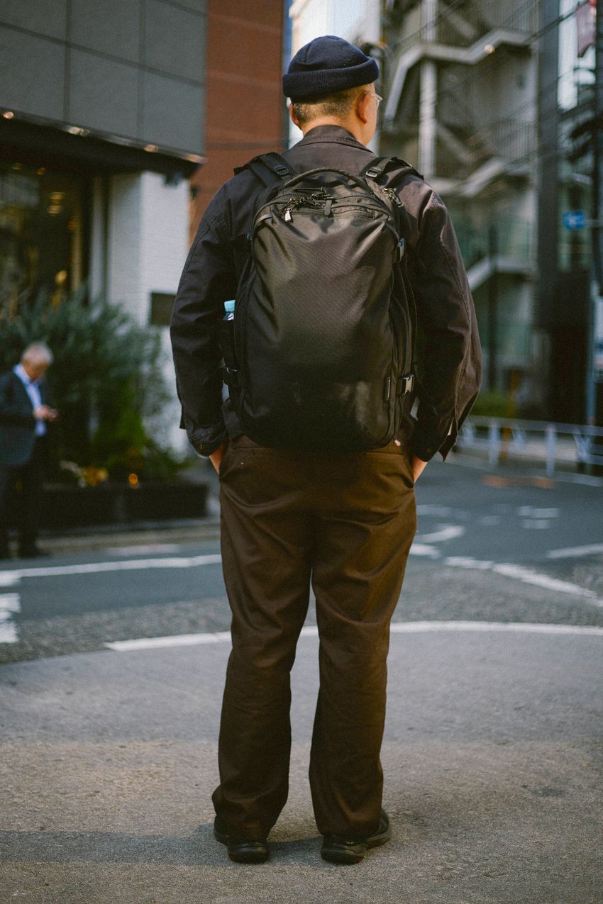 「黒バックパック」みんな何使ってる？ ノース、コロンビア、グレゴリーetc.洒落者たちの回答 - 3枚目の画像