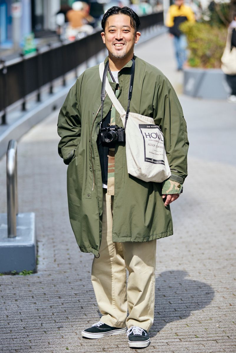 プラスフェニックス×フリークスストアのコートコーディネート | 260326-1042-34 板花洋平 2枚目の写真